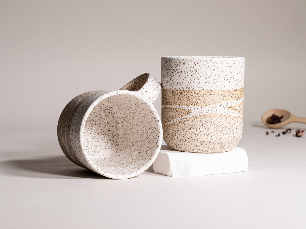 Ceramic Coffee Tea Mug Speckled White w/Trailing 14 oz Stoneware